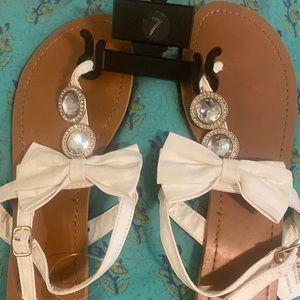 Diamond and bow sandals